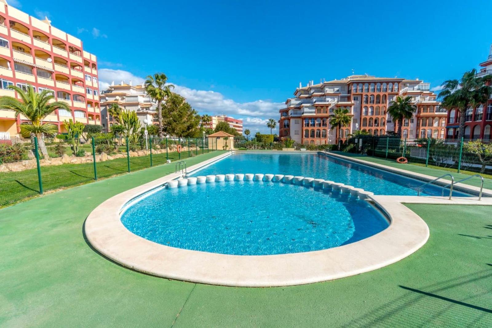 Nice Modern 2 Bed Apartment In Torrievieja Torrevieja Esterno foto